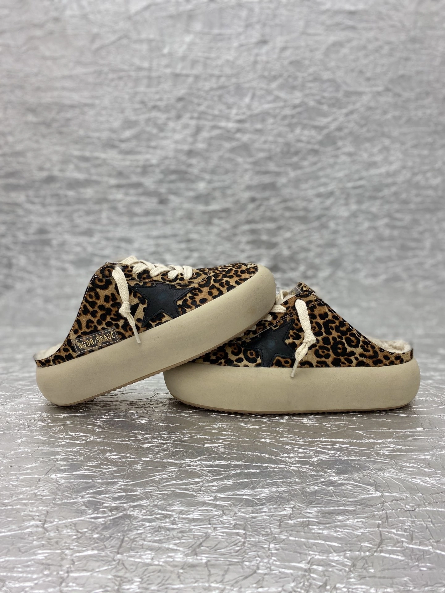 OOBB-- 6642 GWF00349.F003000.81472 Space cowhide item:E-X362J2909T